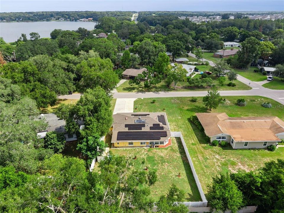 For Sale: $299,999 (2 beds, 1 baths, 1466 Square Feet)