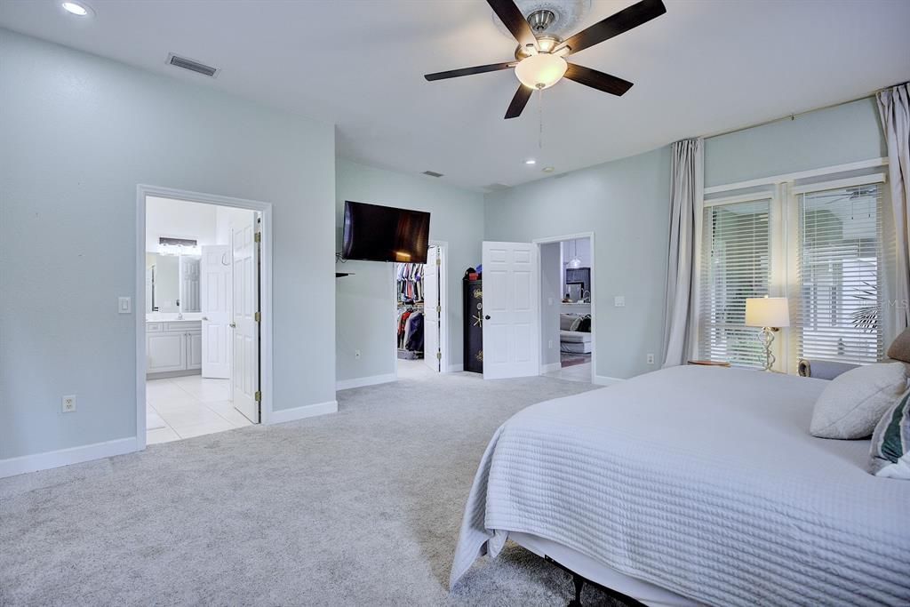 For Sale: $449,900 (3 beds, 2 baths, 2361 Square Feet)
