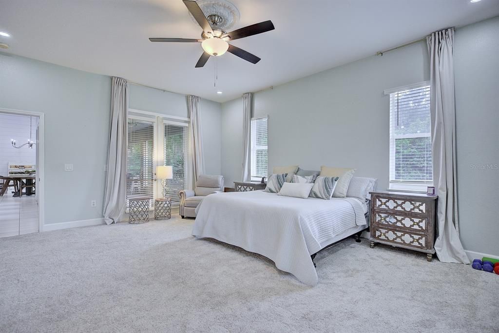 For Sale: $449,900 (3 beds, 2 baths, 2361 Square Feet)