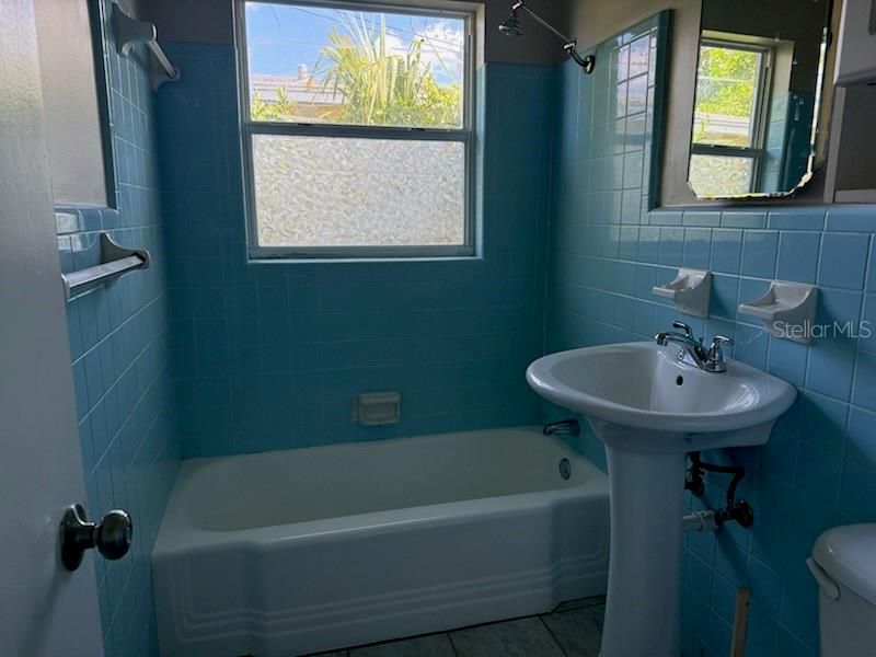 En Venta: $799,900 (8 camas, 0 baños, 1792 Pies cuadrados)