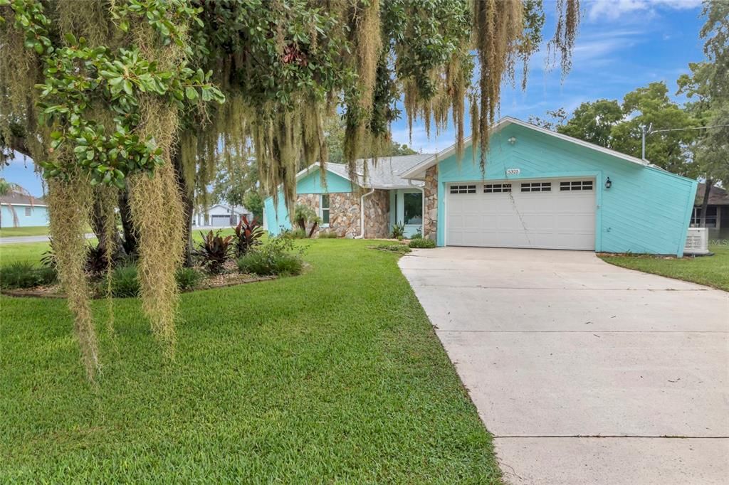 For Sale: $419,000 (3 beds, 2 baths, 1561 Square Feet)