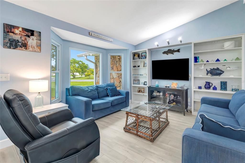 For Sale: $419,000 (3 beds, 2 baths, 1561 Square Feet)