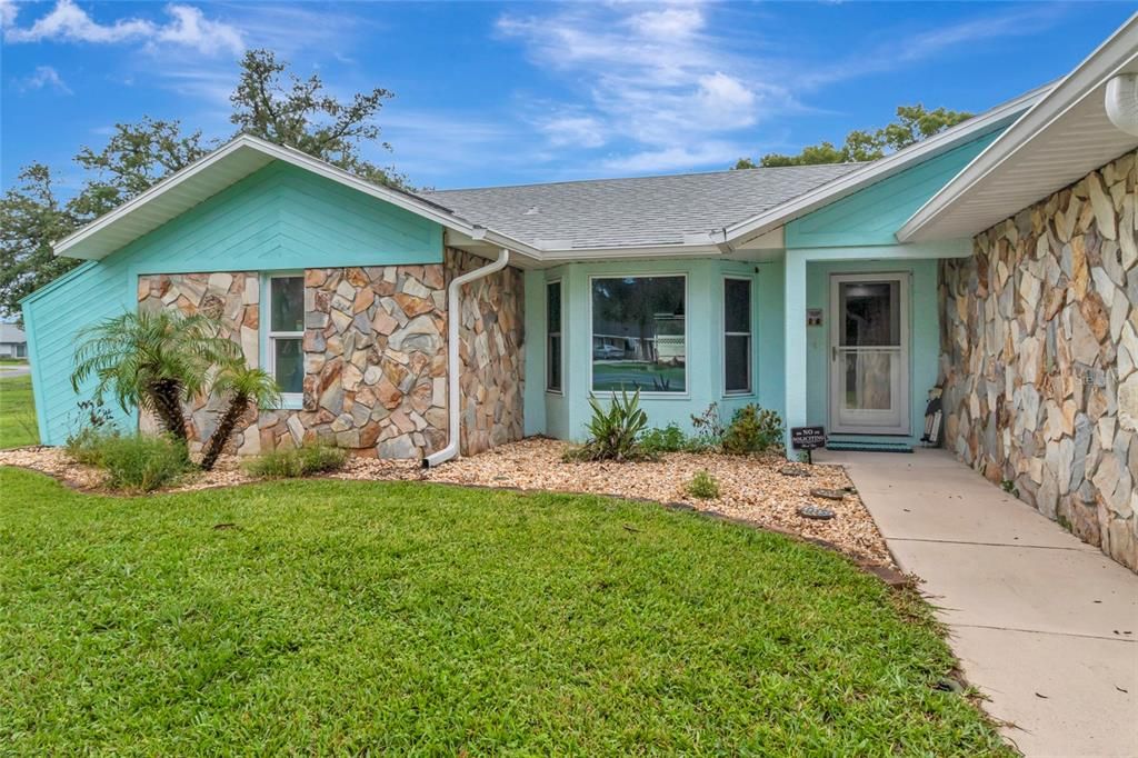 For Sale: $419,000 (3 beds, 2 baths, 1561 Square Feet)