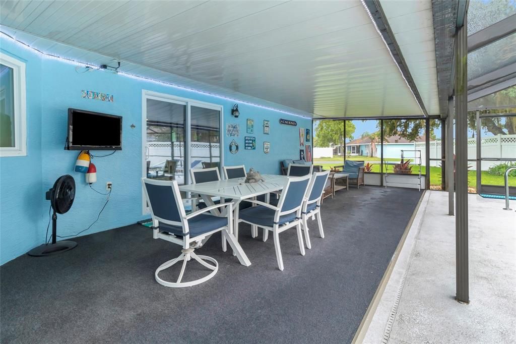 For Sale: $419,000 (3 beds, 2 baths, 1561 Square Feet)