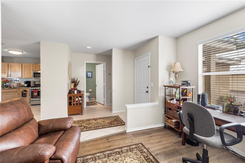 For Sale: $275,000 (3 beds, 2 baths, 1761 Square Feet)