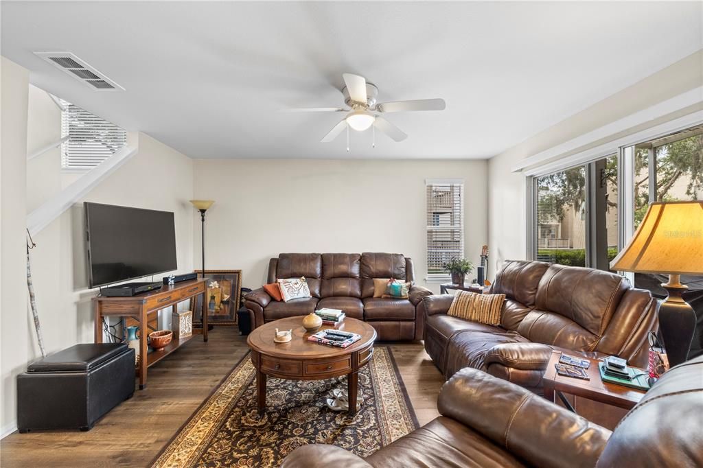 For Sale: $275,000 (3 beds, 2 baths, 1761 Square Feet)
