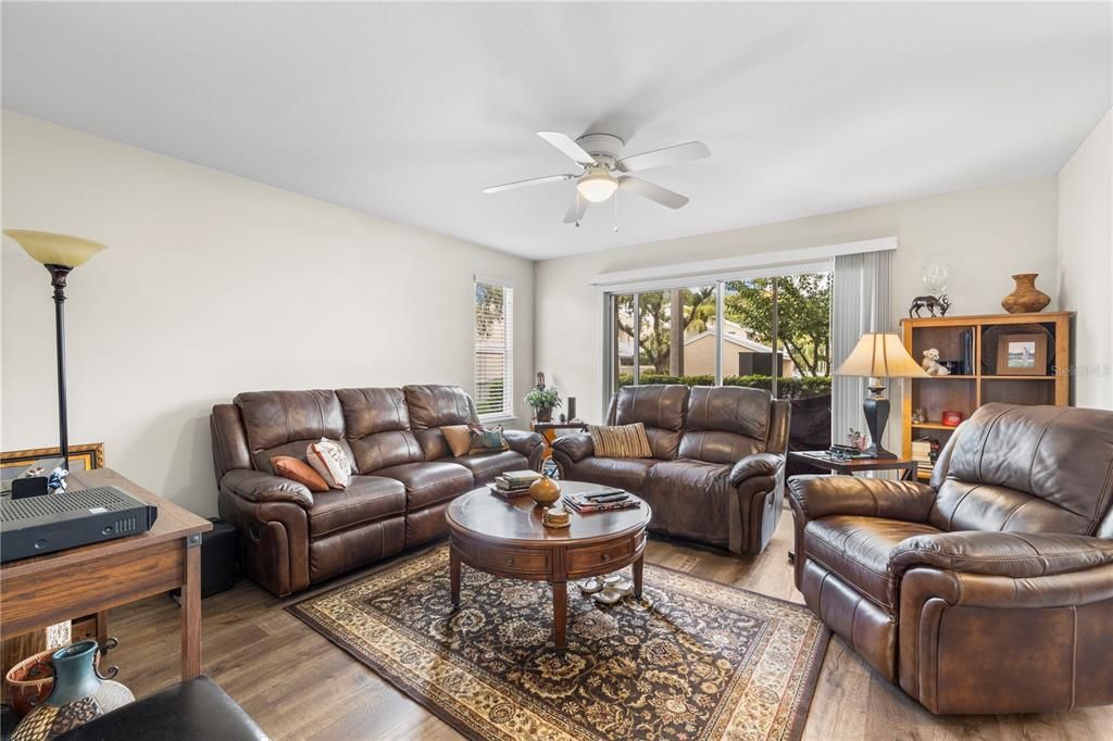 For Sale: $275,000 (3 beds, 2 baths, 1761 Square Feet)
