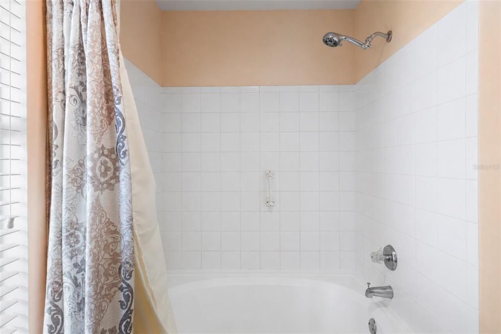 For Sale: $275,000 (3 beds, 2 baths, 1761 Square Feet)
