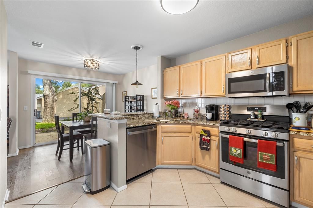 For Sale: $275,000 (3 beds, 2 baths, 1761 Square Feet)