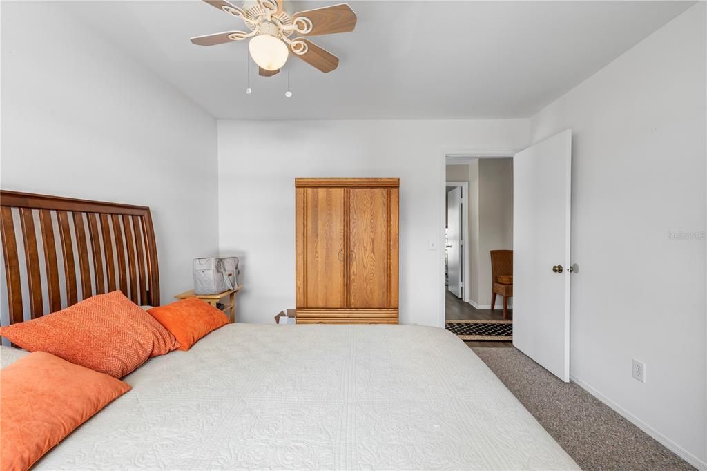 For Sale: $275,000 (3 beds, 2 baths, 1761 Square Feet)
