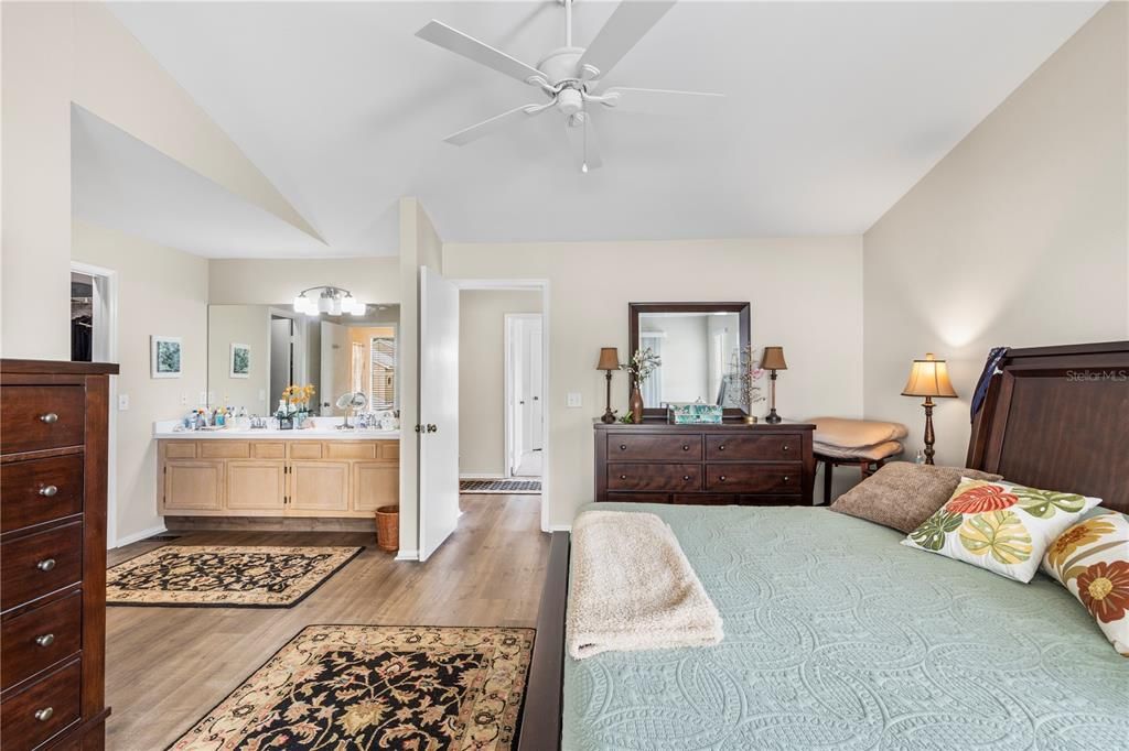 For Sale: $275,000 (3 beds, 2 baths, 1761 Square Feet)