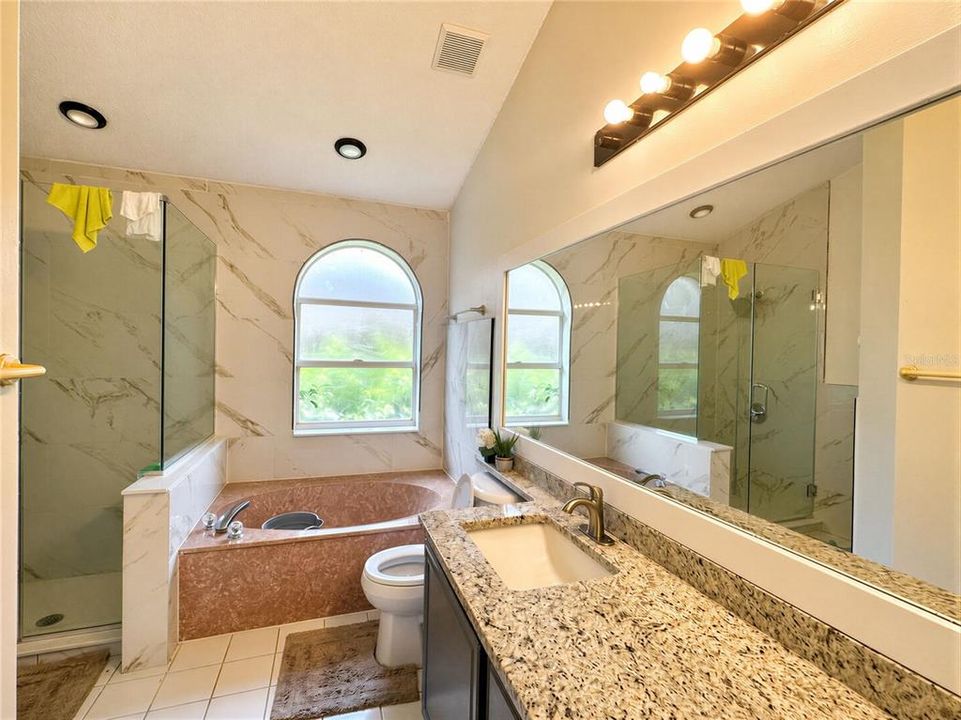 На продажу: $359,900 (3 спален, 2 ванн, 1544 Квадратных фут)