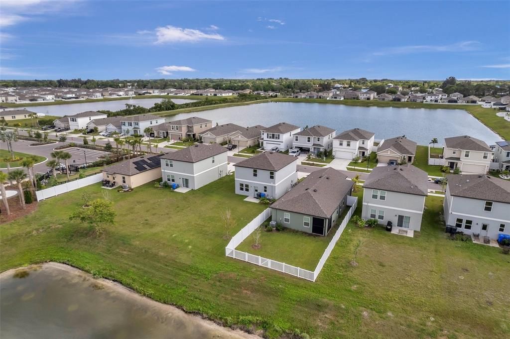 На продажу: $294,999 (3 спален, 2 ванн, 1624 Квадратных фут)