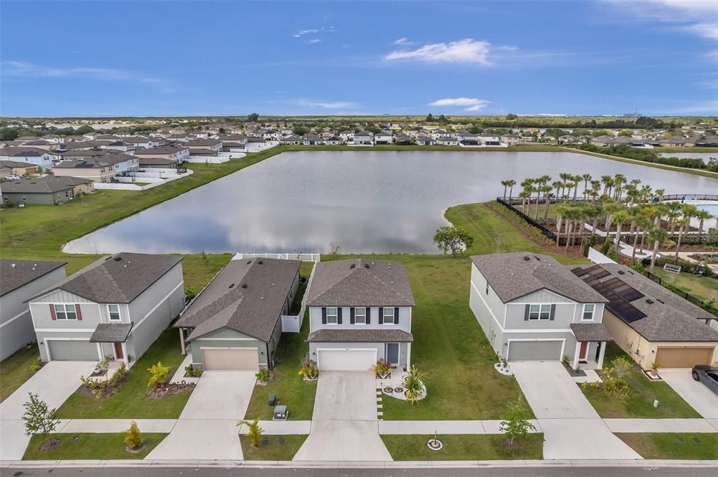 На продажу: $294,999 (3 спален, 2 ванн, 1624 Квадратных фут)
