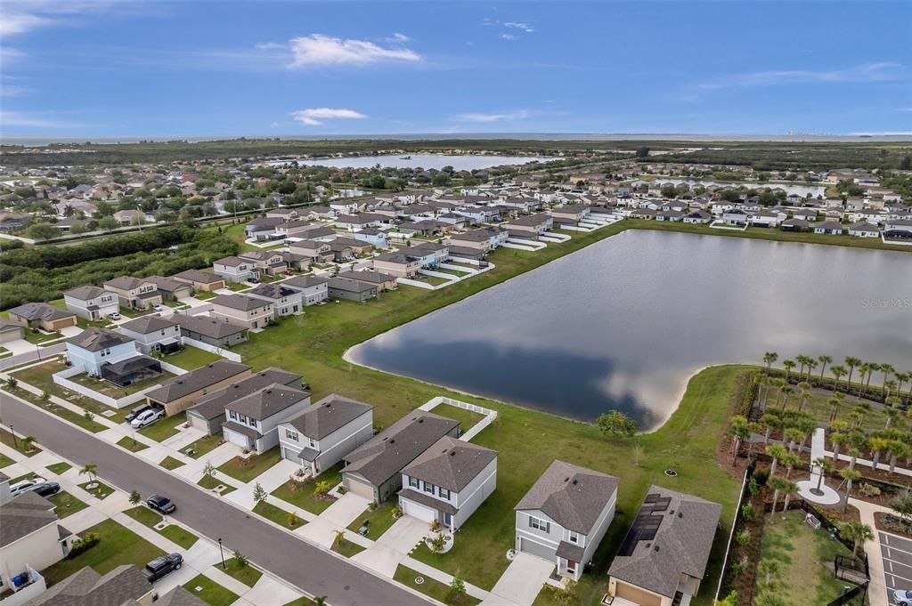 На продажу: $294,999 (3 спален, 2 ванн, 1624 Квадратных фут)