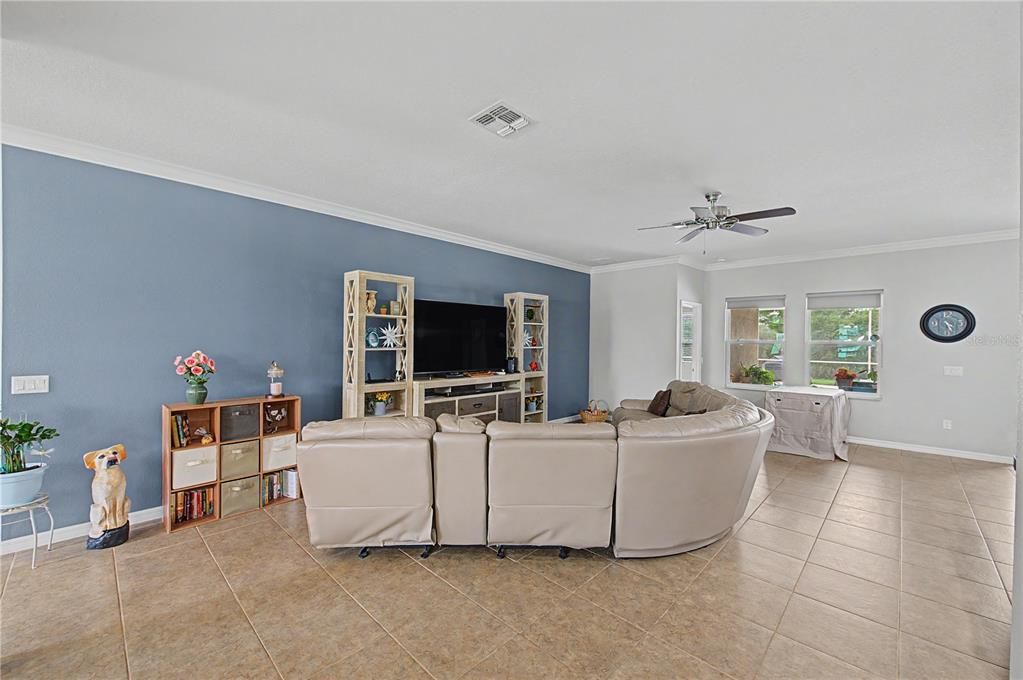 For Sale: $499,990 (4 beds, 3 baths, 2427 Square Feet)