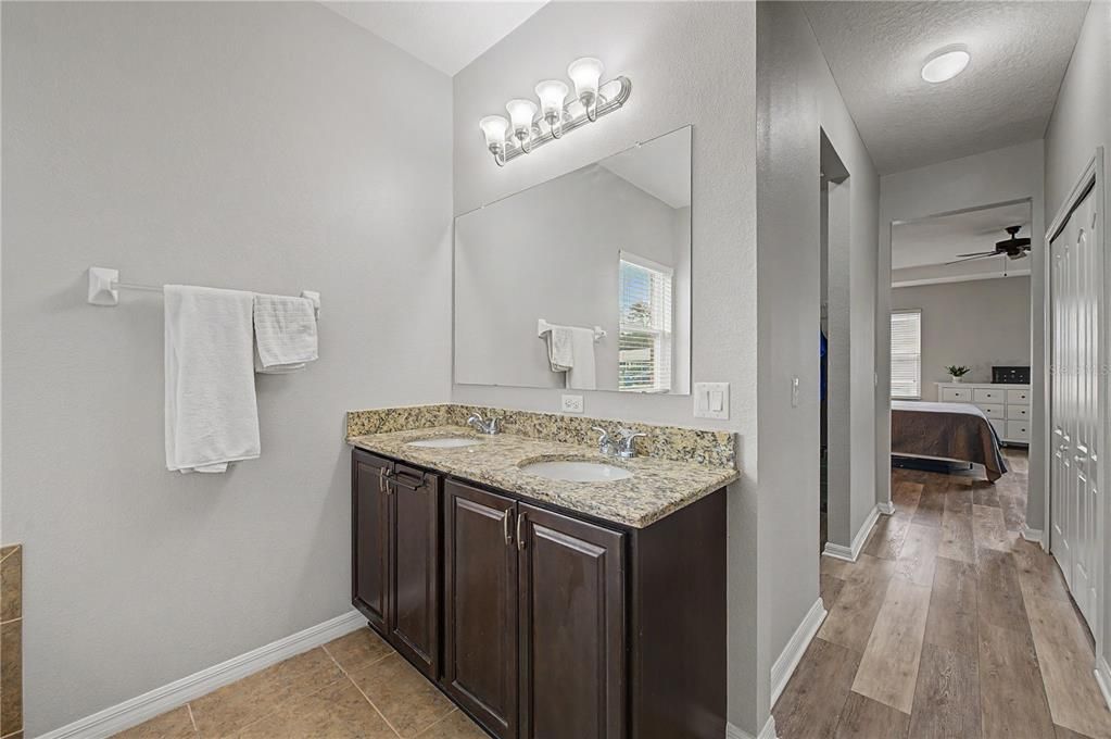 For Sale: $499,990 (4 beds, 3 baths, 2427 Square Feet)