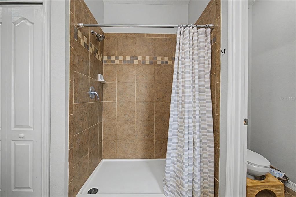 For Sale: $499,990 (4 beds, 3 baths, 2427 Square Feet)