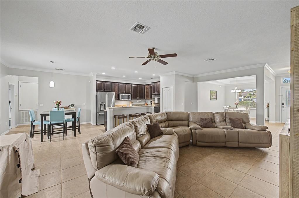 For Sale: $499,990 (4 beds, 3 baths, 2427 Square Feet)
