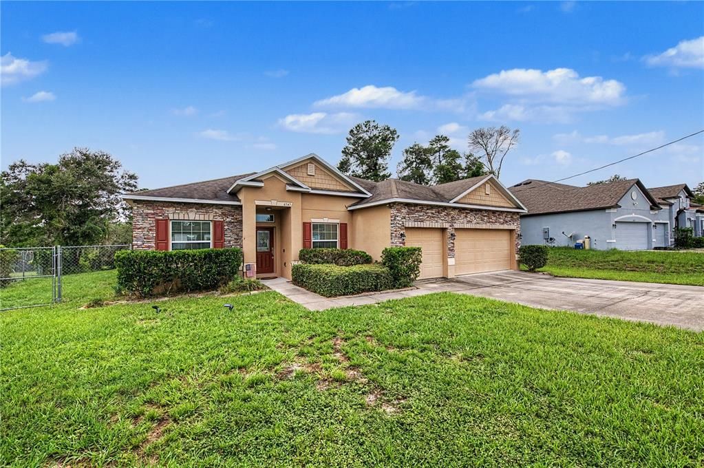 For Sale: $499,990 (4 beds, 3 baths, 2427 Square Feet)