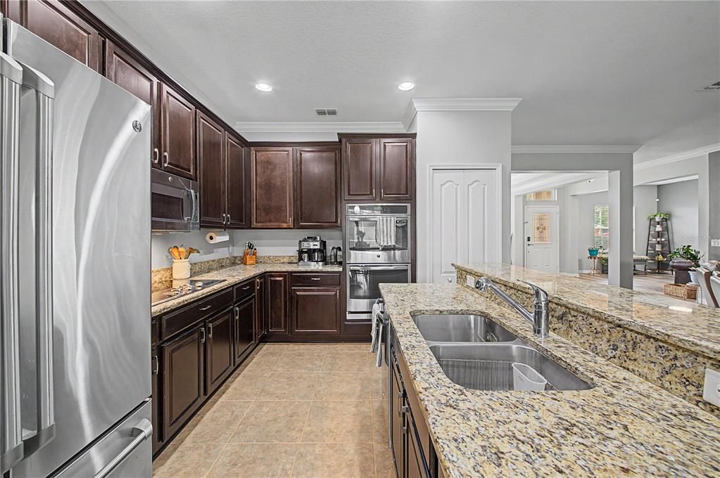 For Sale: $499,990 (4 beds, 3 baths, 2427 Square Feet)