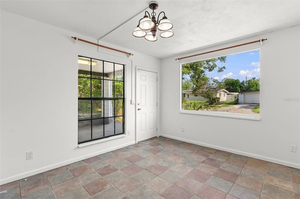 For Sale: $365,000 (6 beds, 3 baths, 2688 Square Feet)