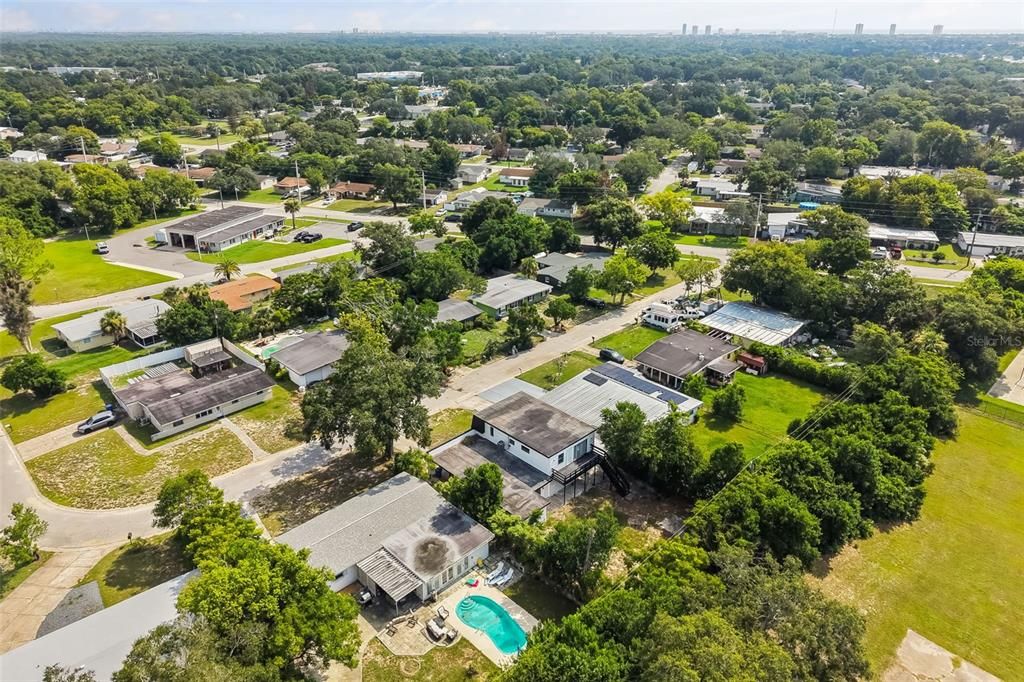 For Sale: $365,000 (6 beds, 3 baths, 2688 Square Feet)
