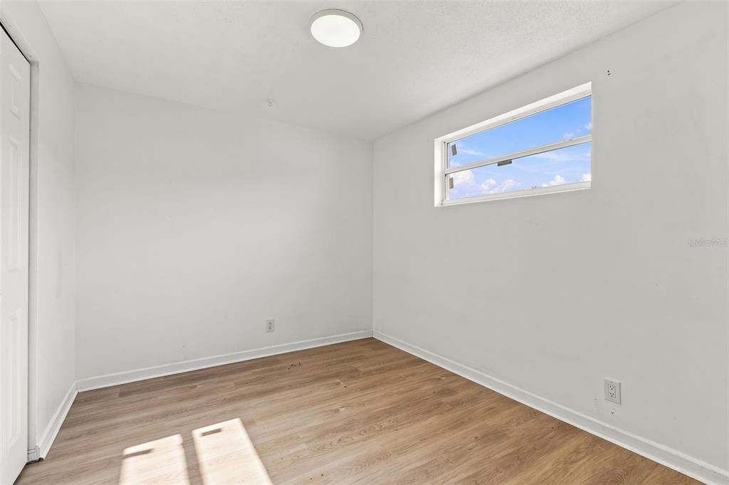 For Sale: $365,000 (6 beds, 3 baths, 2688 Square Feet)