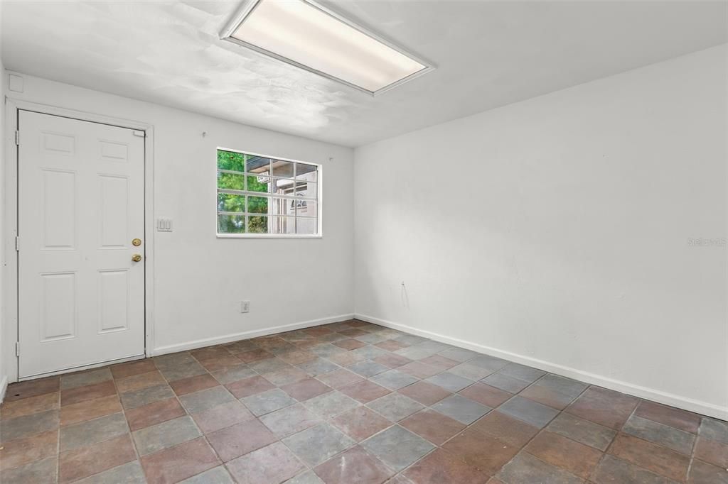 For Sale: $365,000 (6 beds, 3 baths, 2688 Square Feet)