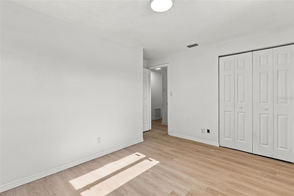 For Sale: $365,000 (6 beds, 3 baths, 2688 Square Feet)