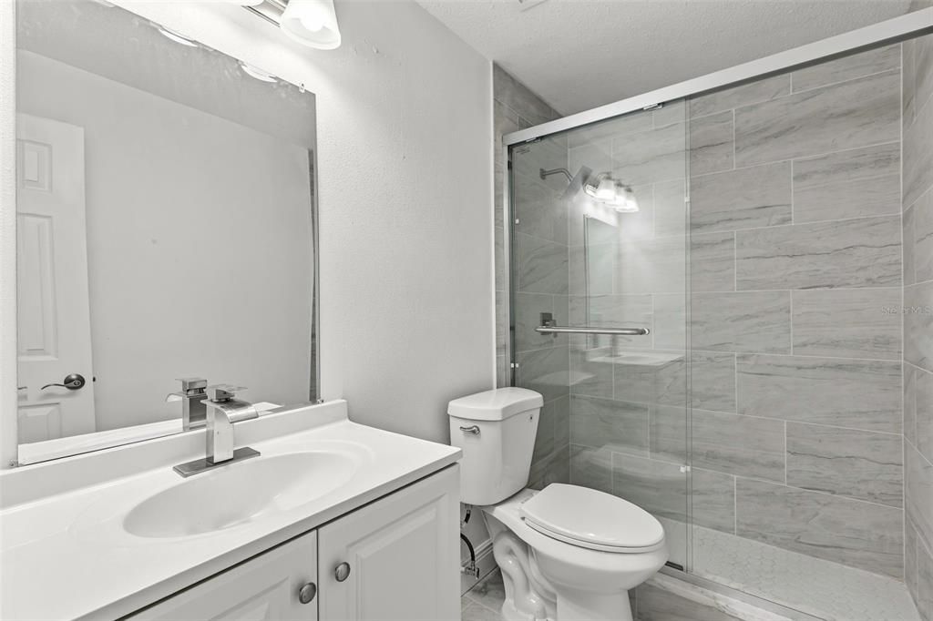 For Sale: $365,000 (6 beds, 3 baths, 2688 Square Feet)