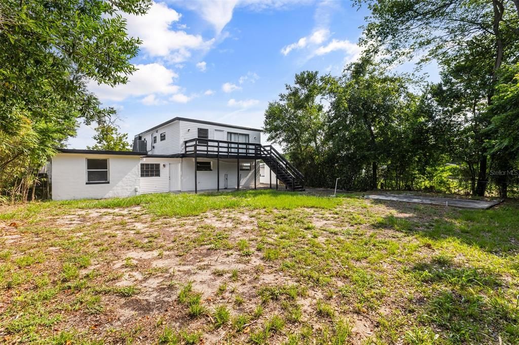 For Sale: $365,000 (6 beds, 3 baths, 2688 Square Feet)