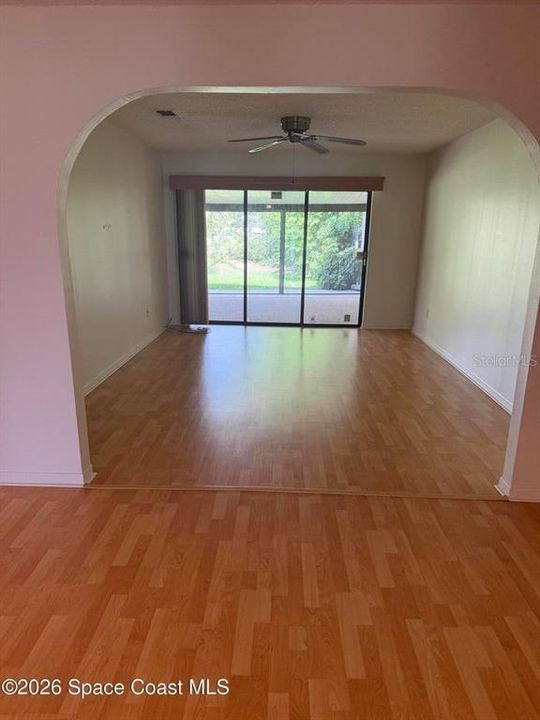 На продажу: $309,000 (2 спален, 2 ванн, 1586 Квадратных фут)