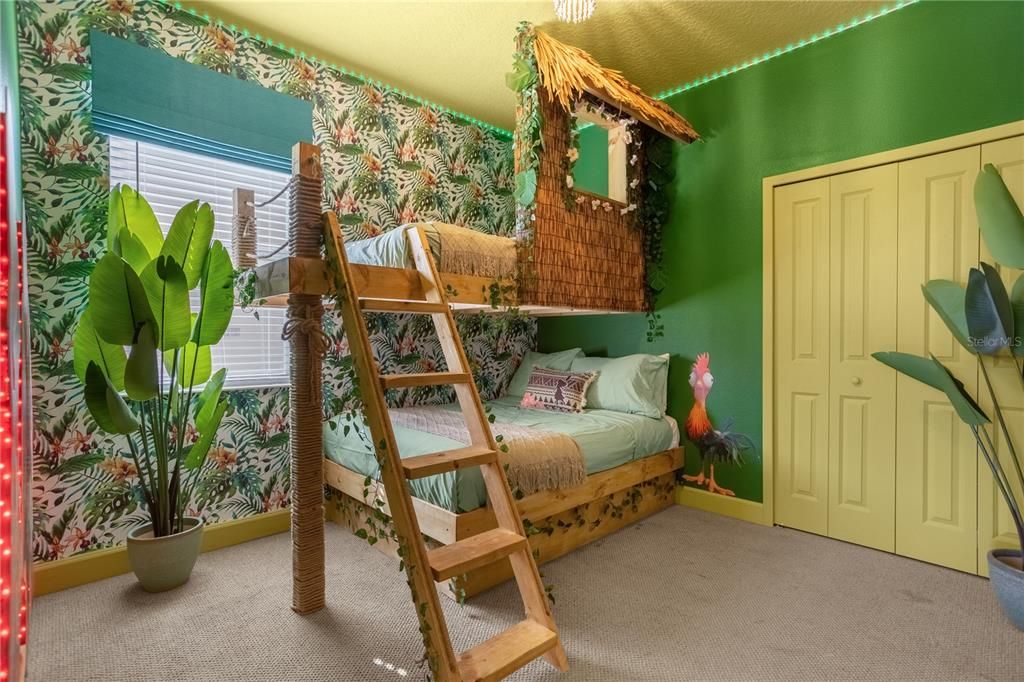 En Venta: $1,035,000 (10 camas, 8 baños, 4260 Pies cuadrados)