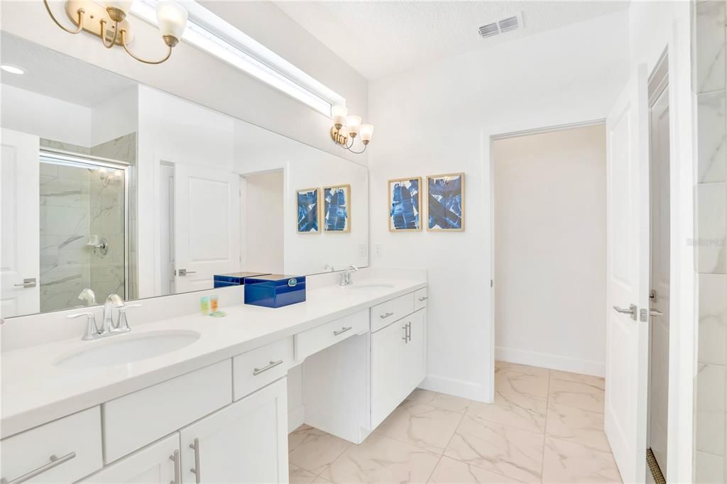 En Venta: $1,035,000 (10 camas, 8 baños, 4260 Pies cuadrados)