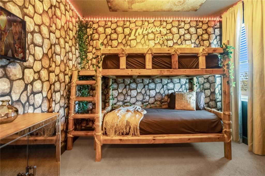 En Venta: $1,035,000 (10 camas, 8 baños, 4260 Pies cuadrados)