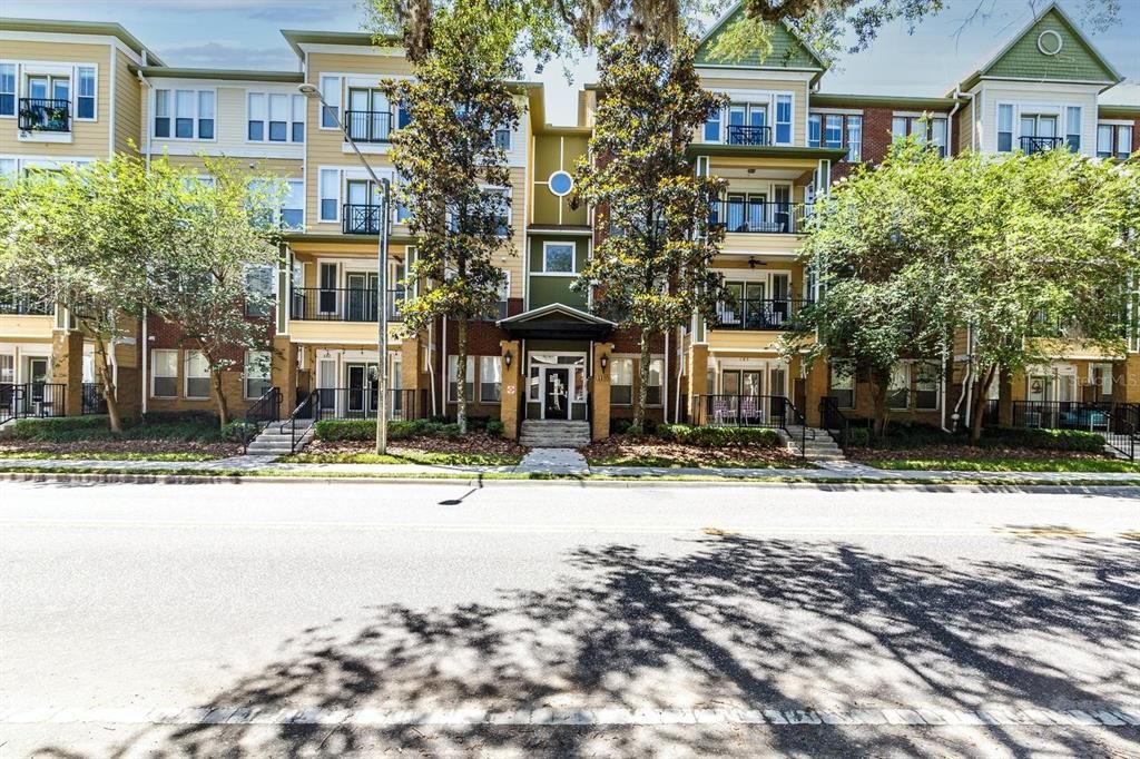 For Rent: $2,000 (2 beds, 2 baths, 1080 Square Feet)