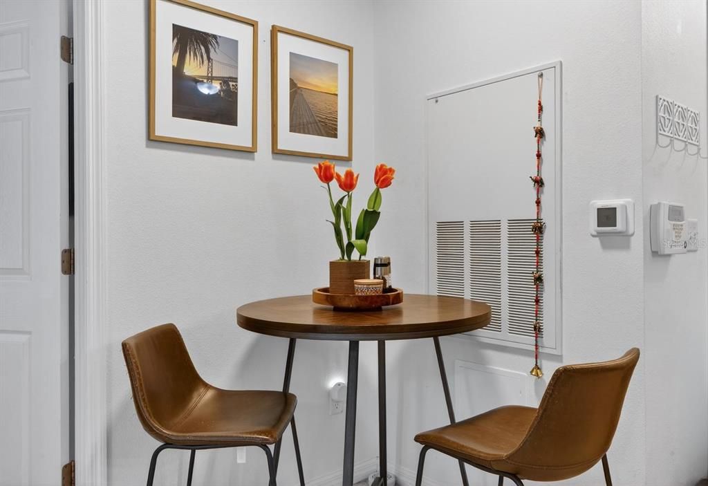 For Rent: $2,000 (2 beds, 2 baths, 1080 Square Feet)