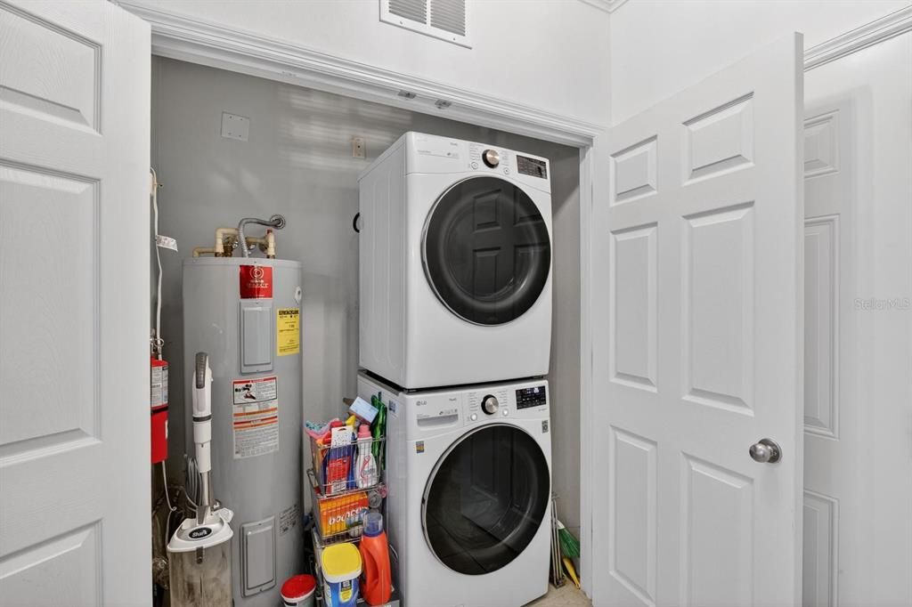 For Rent: $2,000 (2 beds, 2 baths, 1080 Square Feet)