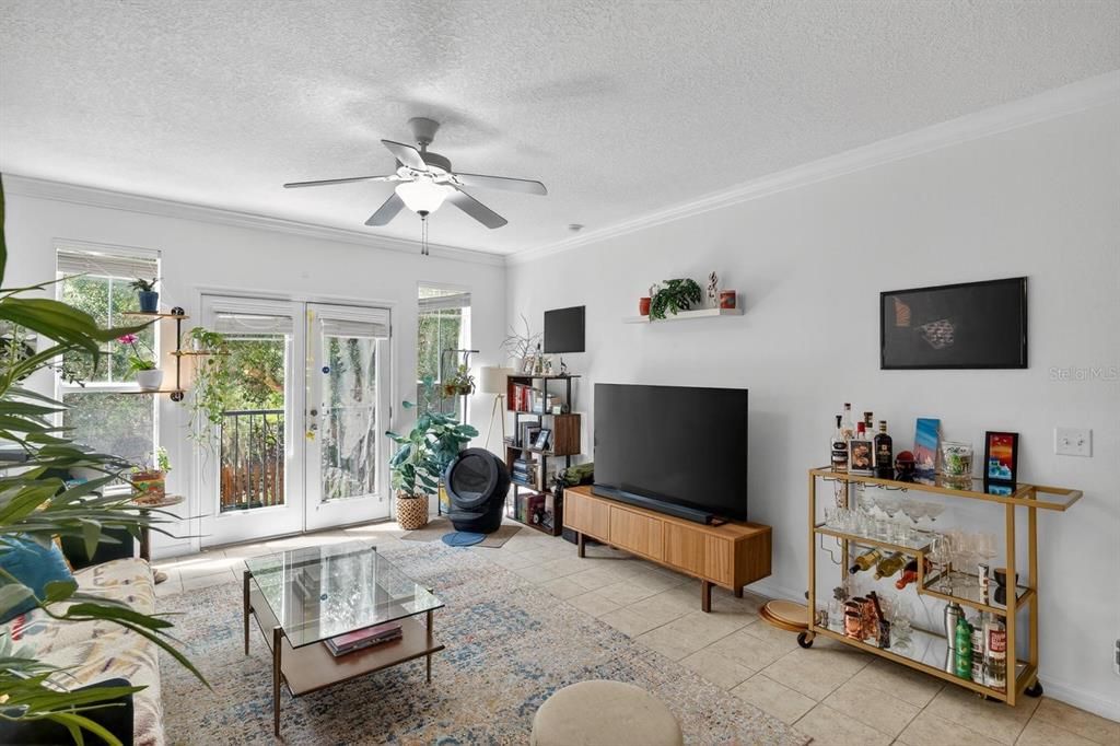 For Rent: $2,000 (2 beds, 2 baths, 1080 Square Feet)