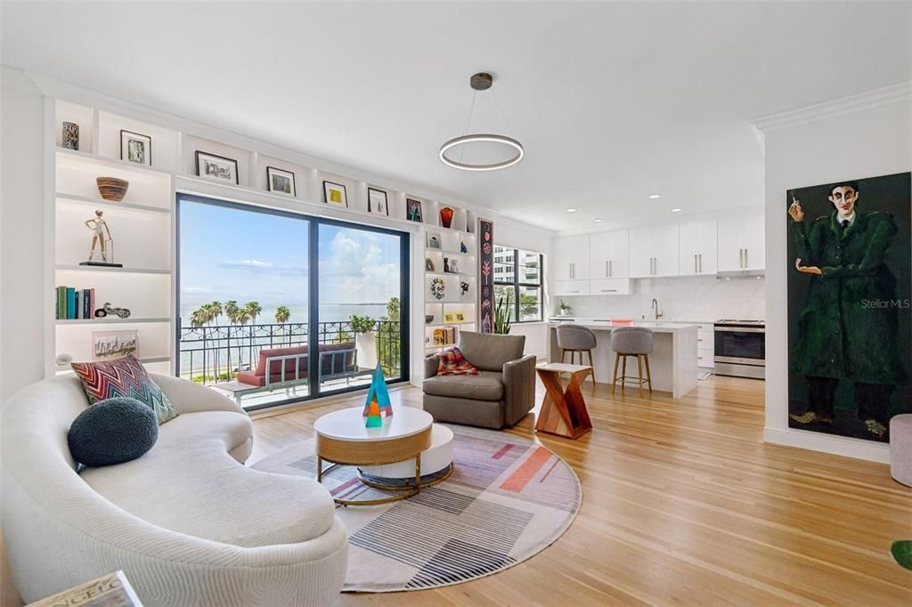 Active With Contract: $399,000 (1 beds, 1 baths, 846 Square Feet)