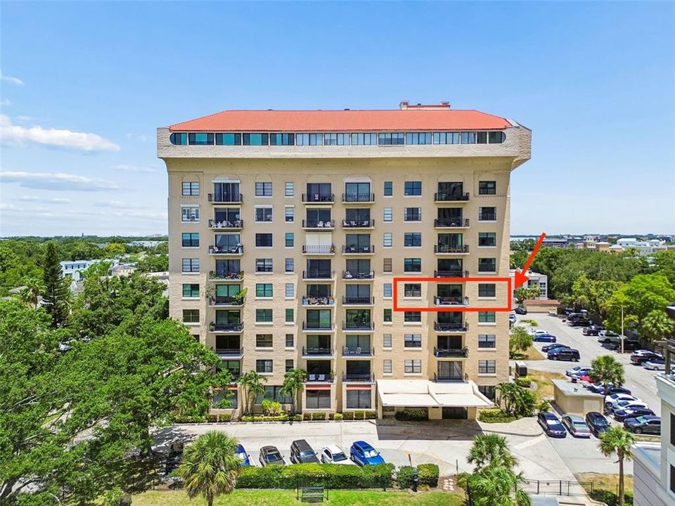 Active With Contract: $399,000 (1 beds, 1 baths, 846 Square Feet)