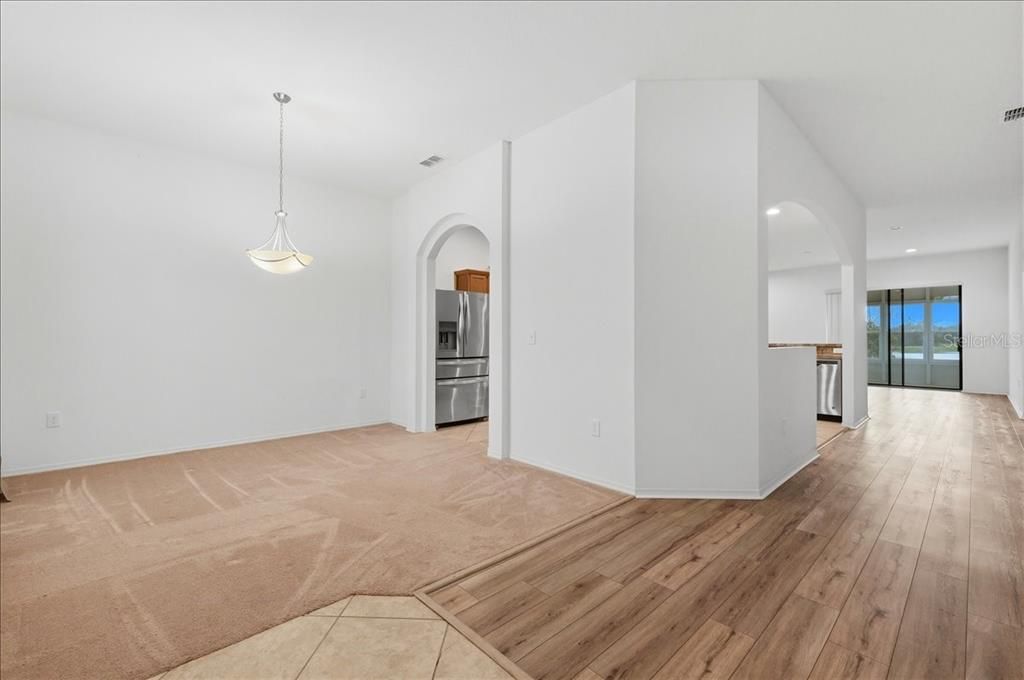 На продажу: $324,999 (4 спален, 3 ванн, 2224 Квадратных фут)