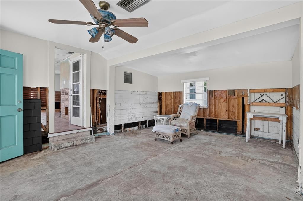 Activo con contrato: $270,000 (2 camas, 1 baños, 1176 Pies cuadrados)