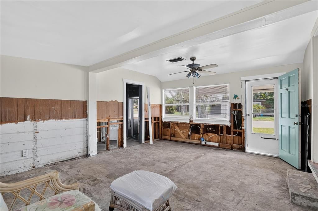 Activo con contrato: $270,000 (2 camas, 1 baños, 1176 Pies cuadrados)