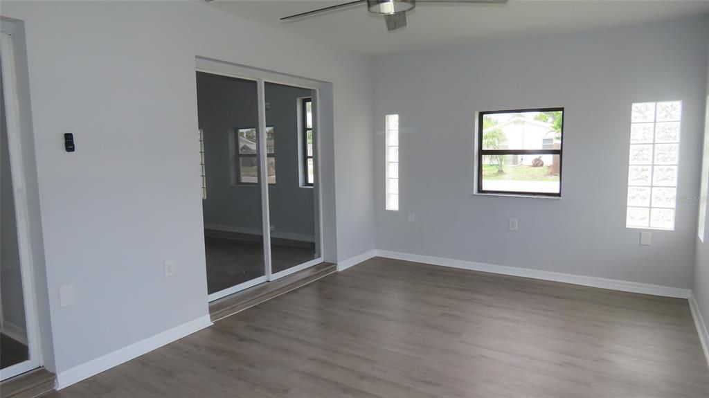 En Venta: $309,900 (2 camas, 2 baños, 1530 Pies cuadrados)
