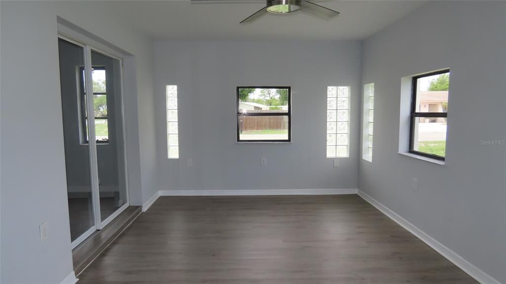 En Venta: $309,900 (2 camas, 2 baños, 1530 Pies cuadrados)