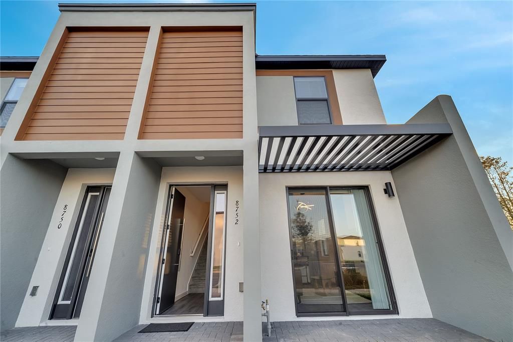 На продажу: $364,900 (3 спален, 3 ванн, 1372 Квадратных фут)