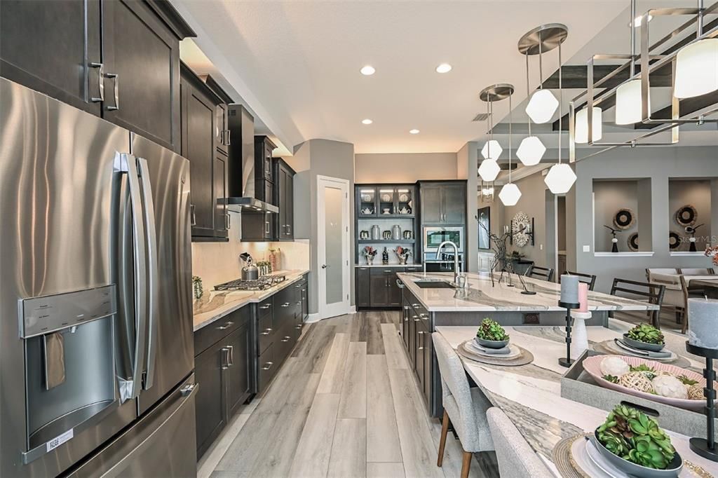 En Venta: $1,099,990 (4 camas, 4 baños, 3198 Pies cuadrados)