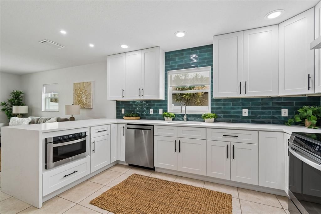 На продажу: $575,000 (5 спален, 2 ванн, 1890 Квадратных фут)